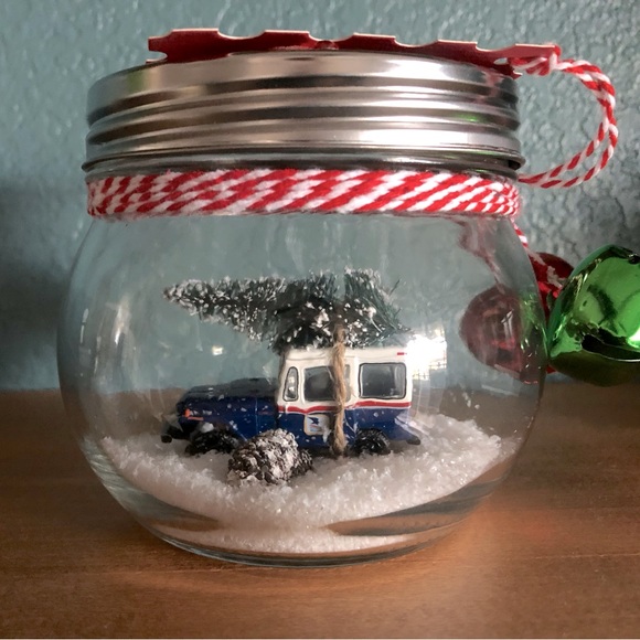 Car in a Jar Waterless Snow Globe USPS Mail Vehicle 1971 Jeep - Picture 4 of 10